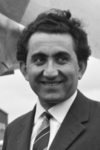 Tigran V Petrosian